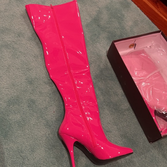 Pleaser Shoes Very Sexy Vinyl Like Patent Leather Shiny High Tights